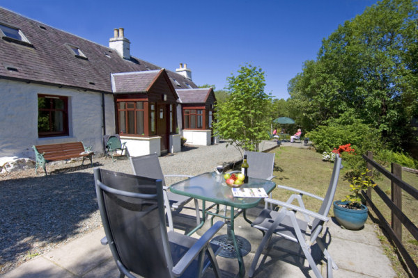 Loudon Cottage, Halftown Cottages, surrounded by woodland, sleeps 4