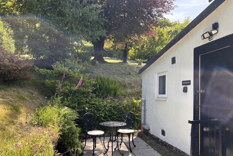 Rubybank Bothy, overlooking Loch Fyne, sleeps 2